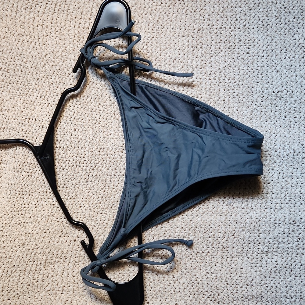 O'neill bikini bottom, cheeky cut. Size S